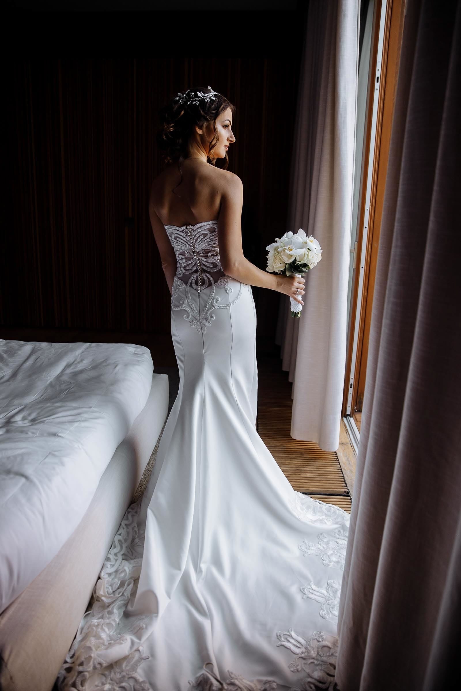 Tanya Bogdan, London wedding photographer focusing on fine art editorial bridal fashion.