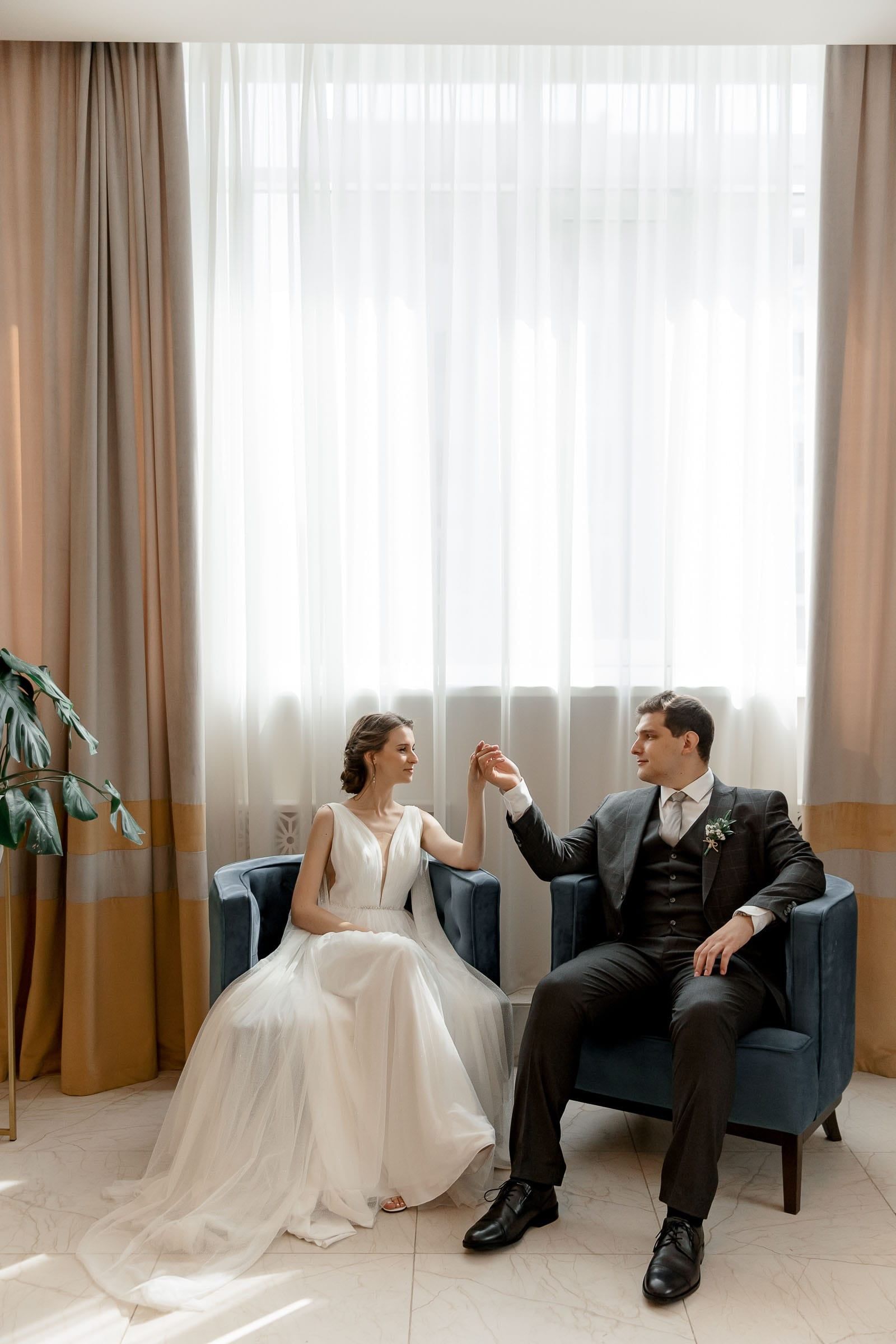 Editorial bride and groom portraits by Tanya Bogdan, a professional wedding photographer.