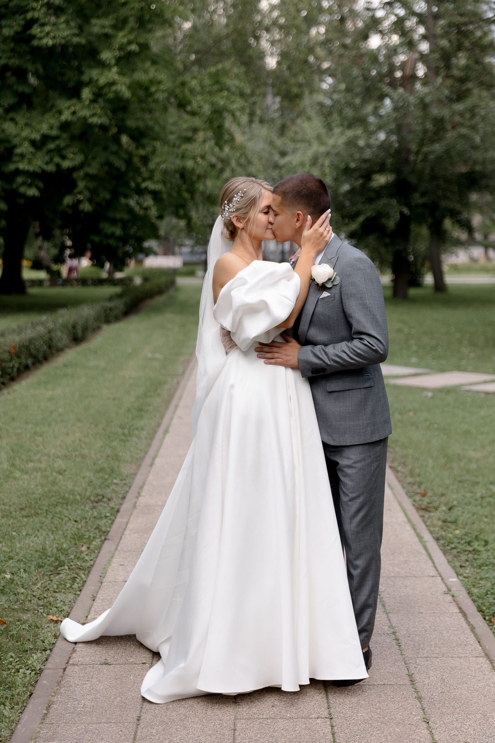 Romantic fine art outdoor portrait of the bride and groom from Plymouth wedding photographer Tanya Bogdan.