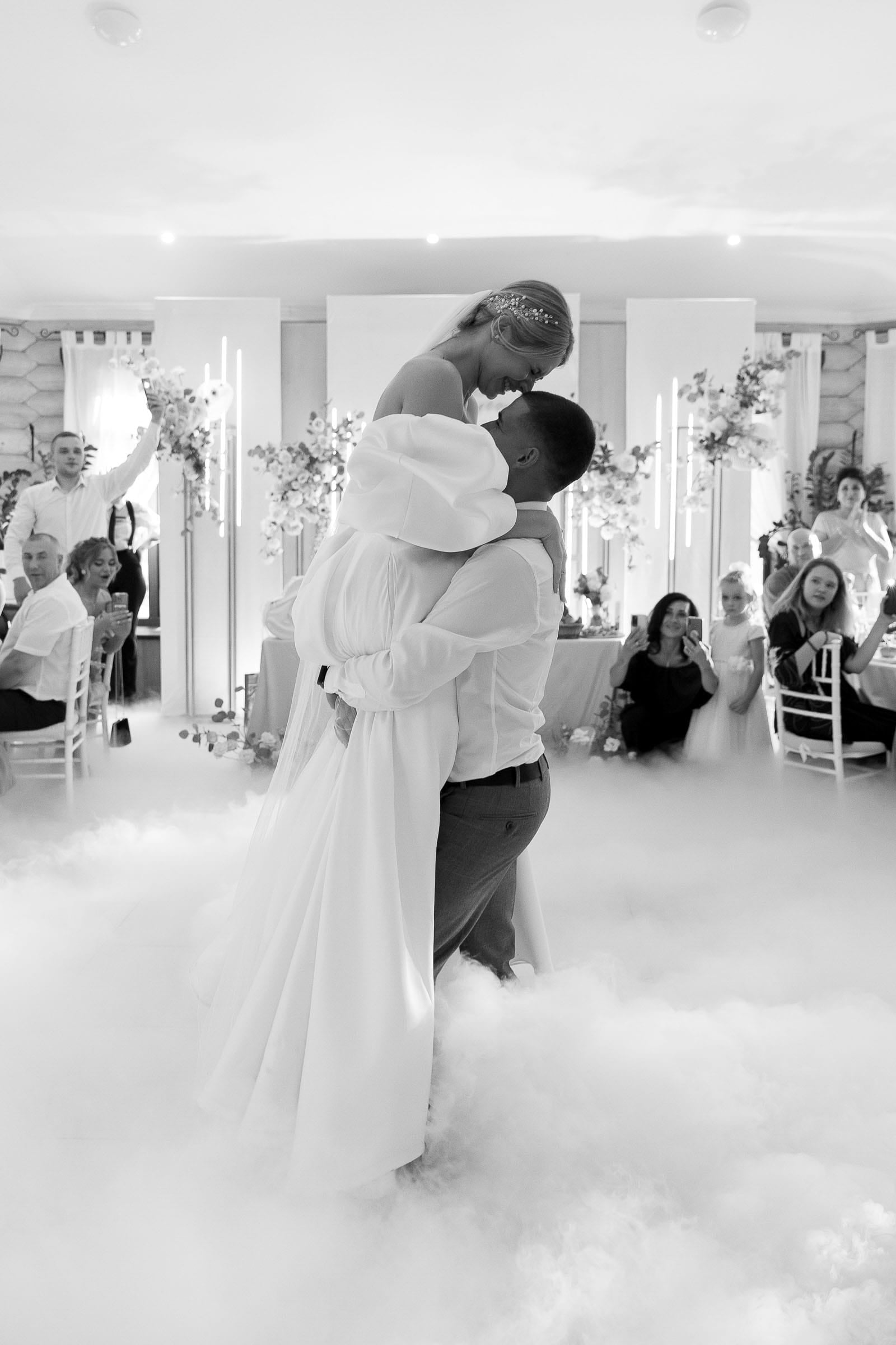Romantic first dance photography from Cornwall wedding photographer Tanya Bogdan.