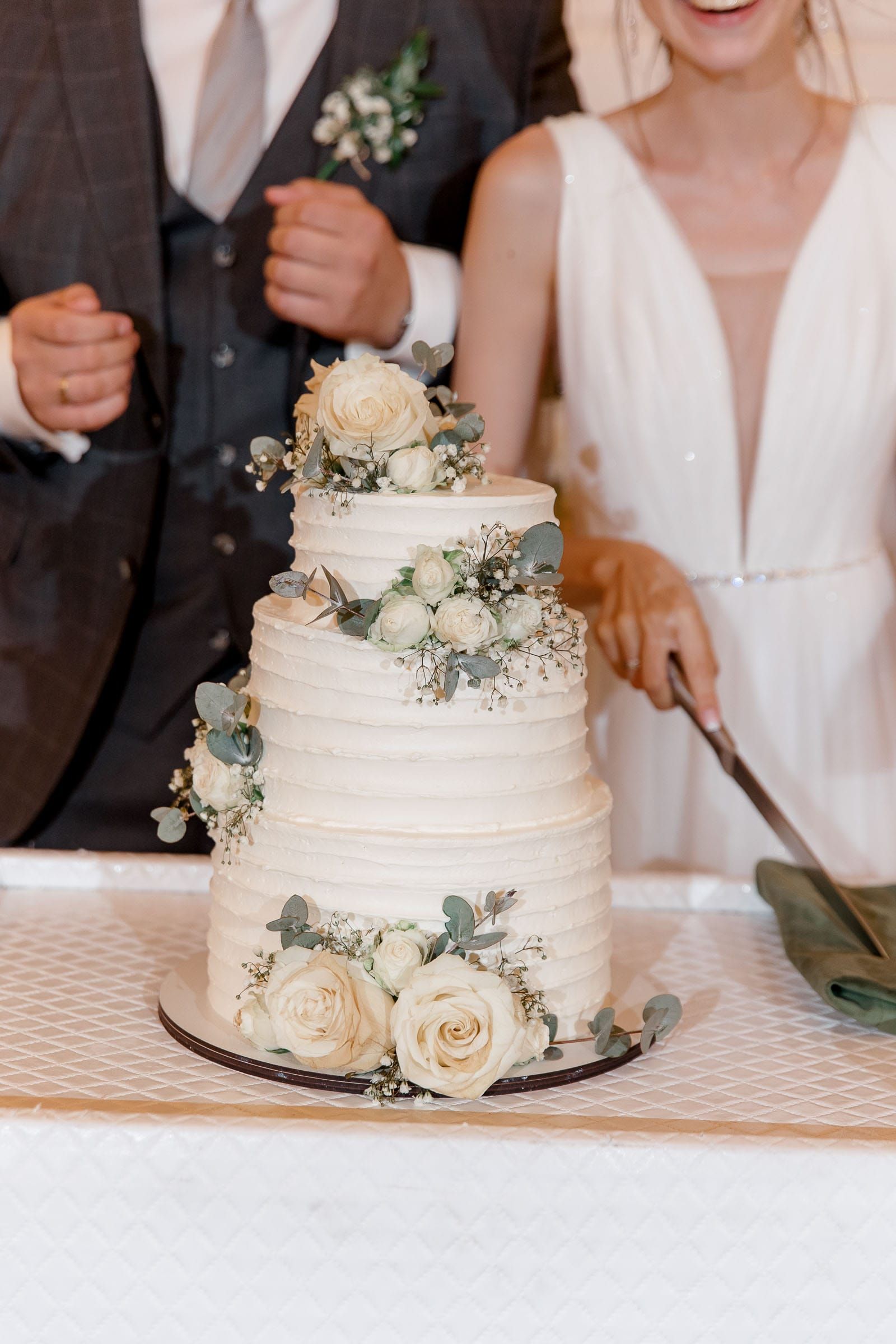 Documentary-style wedding ceremony photography by Tanya Bogdan.