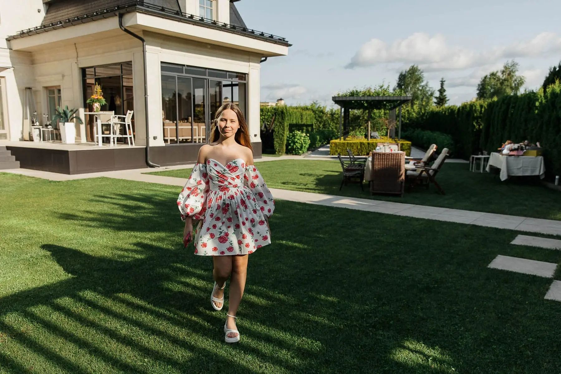 Photography of a luxury private home transformed into a stunning event venue, by Cornwall photographer Tanya Bogdan.