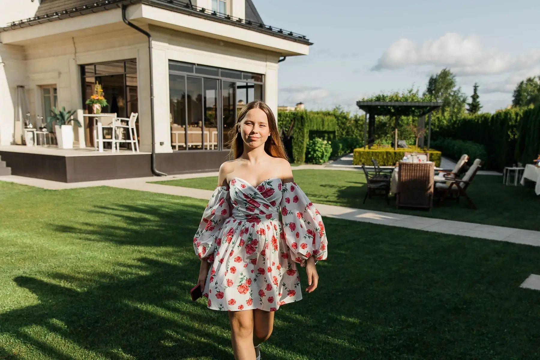 Wide shot of a luxurious garden party setup in a private residence, by Devon photographer Tanya Bogdan.