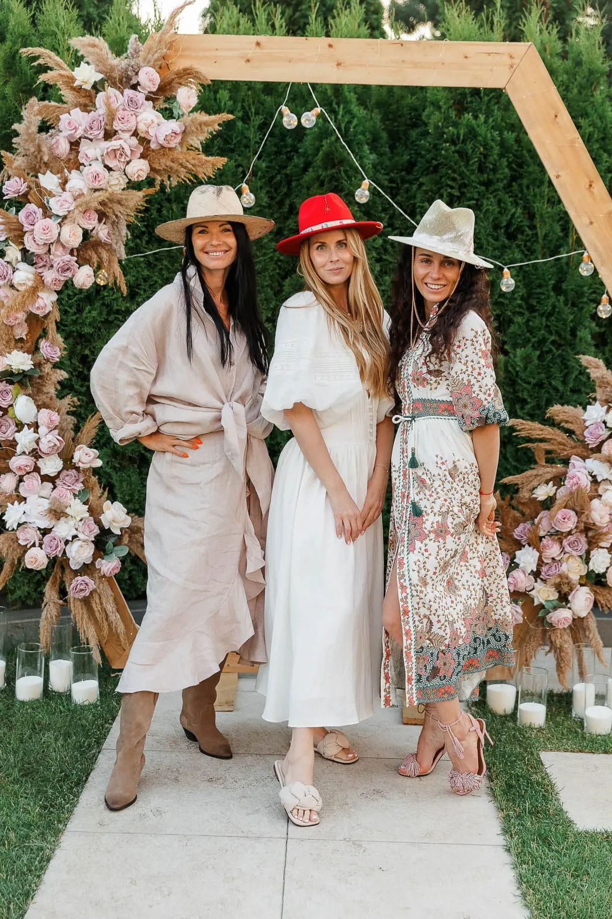 A cheerful group portrait of friends at a luxury summer celebration, by St Ives photographer Tanya Bogdan.