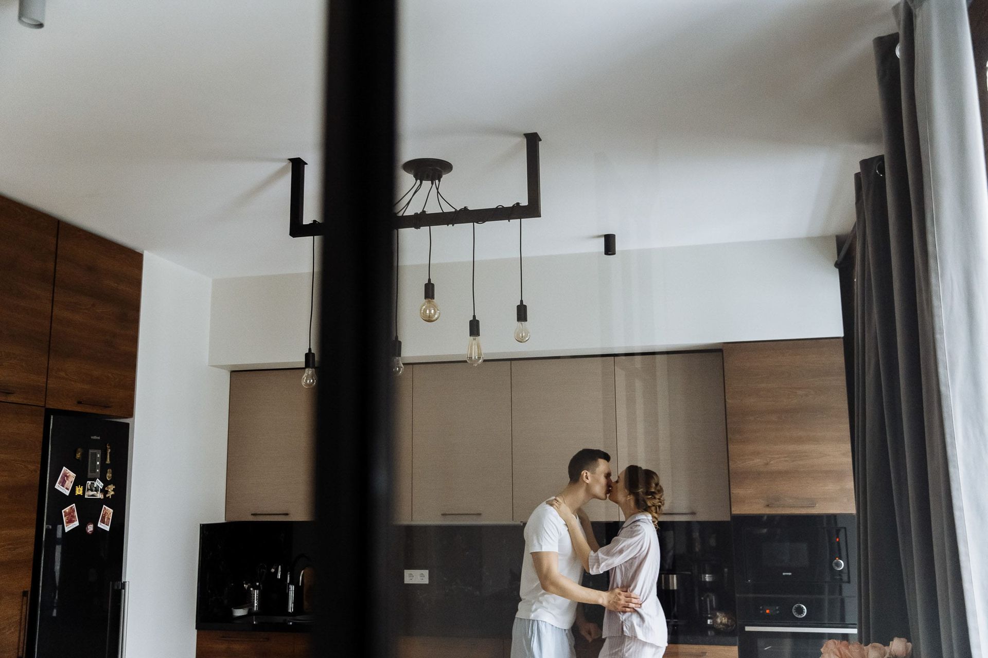 Relaxed and candid couple portraits by Devon wedding photographer Tanya Bogdan.