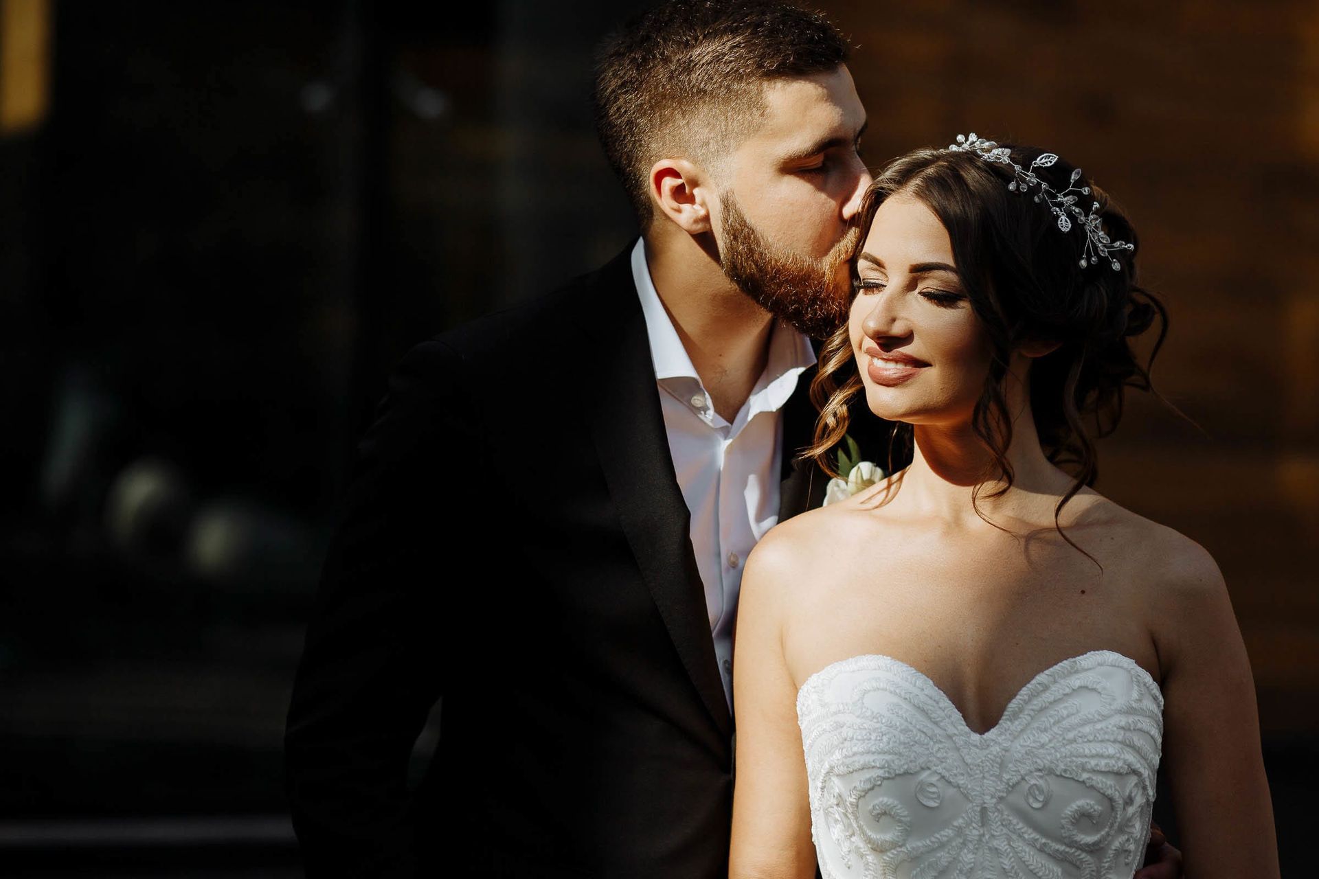 Modern documentary-style wedding photography by Cornwall wedding photographer Tanya Bogdan.