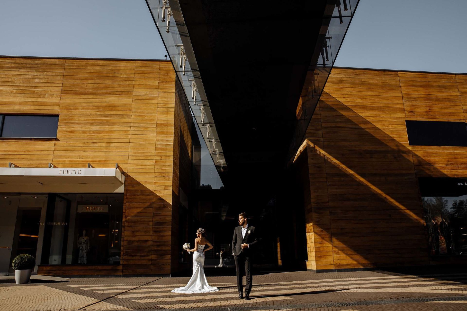 Luxury city wedding photography by London wedding photographer Tanya Bogdan.