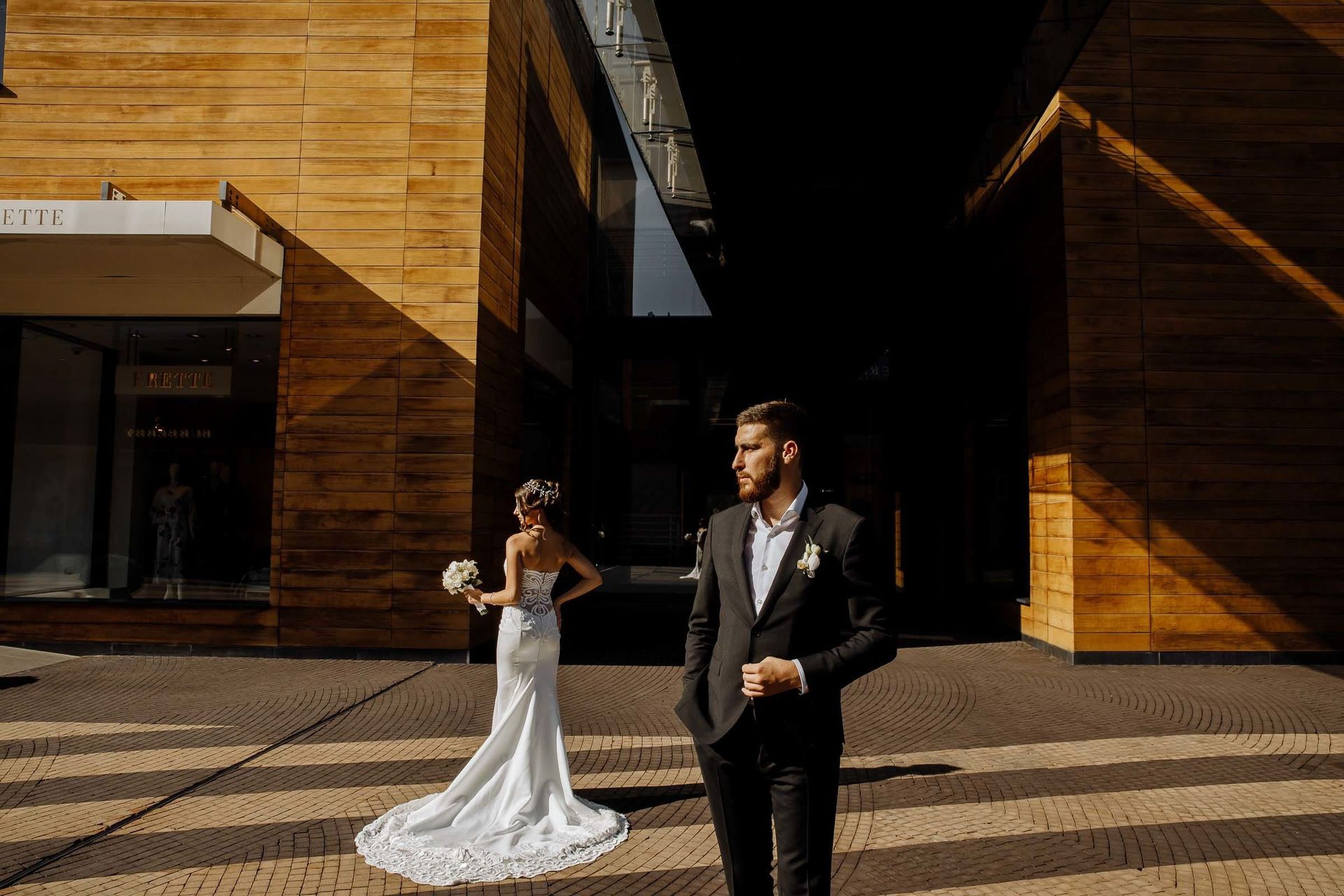 Editorial city-style wedding photography by Tanya Bogdan in London.