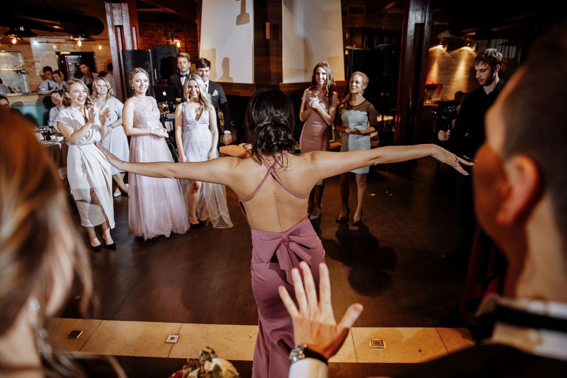 Fun on the dancefloor, photography and celebration coverage by Bude wedding photographer Tanya Bogdan.