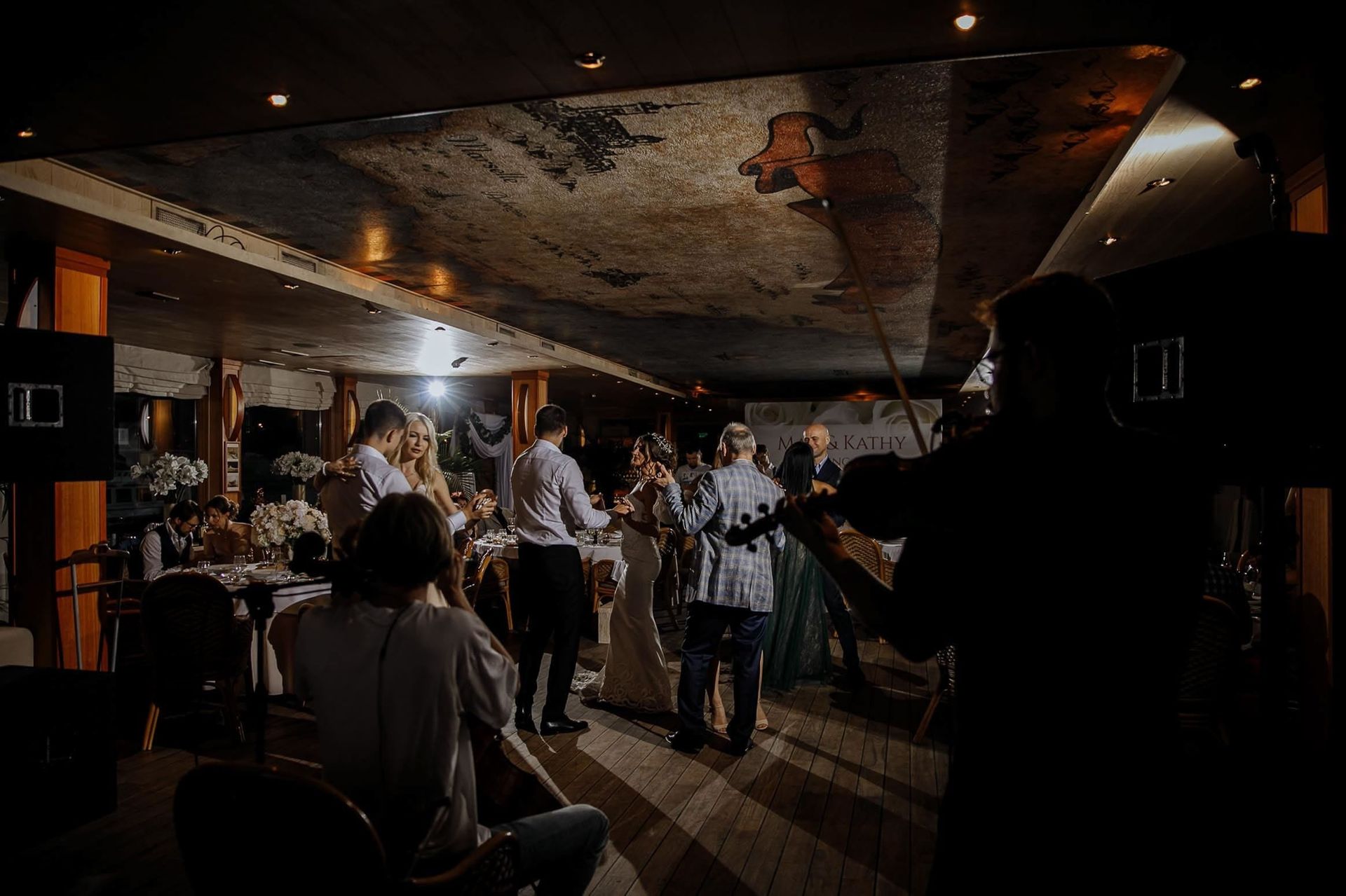 Tanya Bogdan captures reception highlights and candid celebrations in Bude.