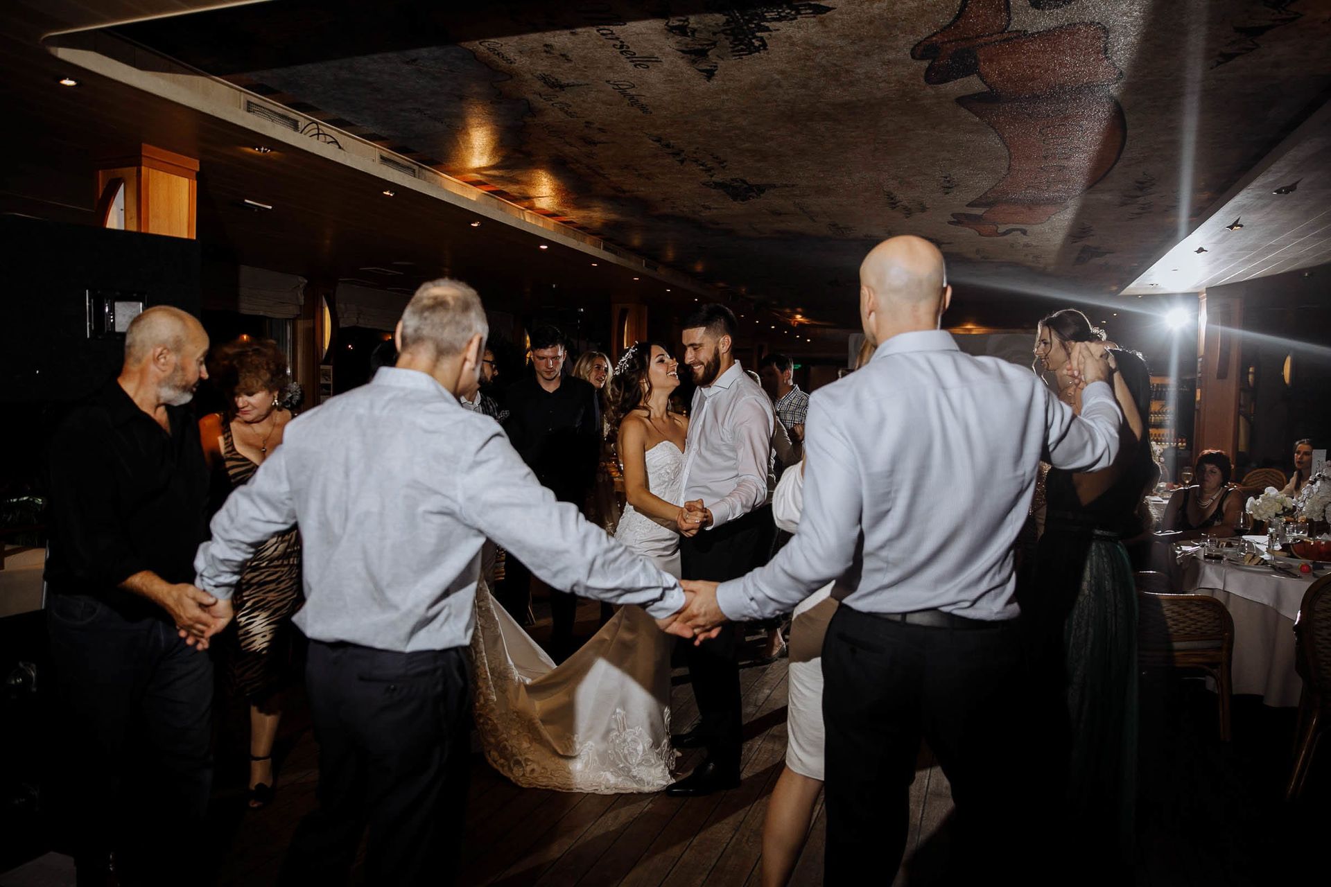 Tanya Bogdan captures final evening reception shots in a documentary style.