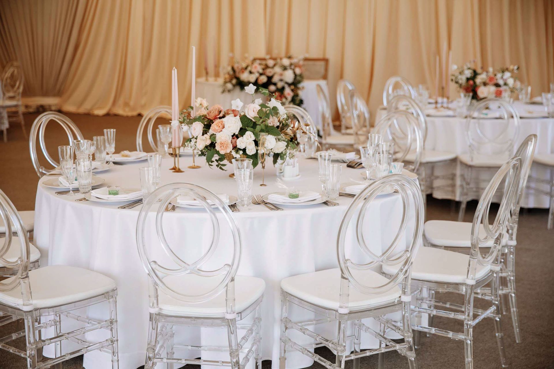Editorial photography of a grand reception hall at a Tudor-style venue by London photographer Tanya Bogdan.