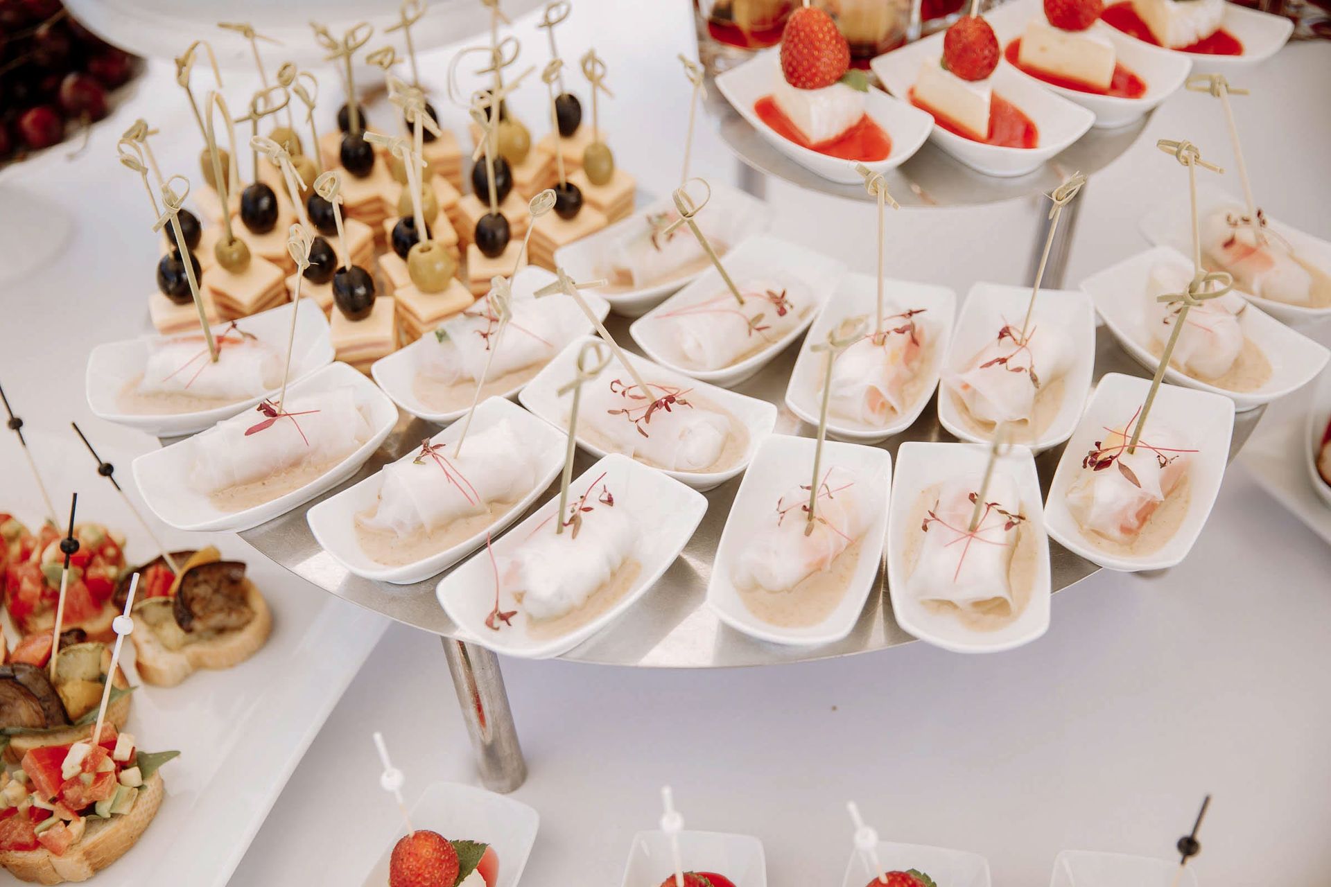 Close-up editorial photography of luxury wedding catering captured by Tanya Bogdan.